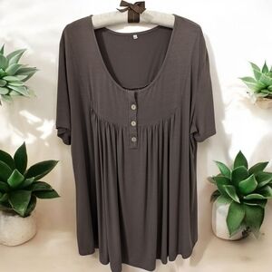 - SOLD - Women's Short Sleeve Tunic Top 3X